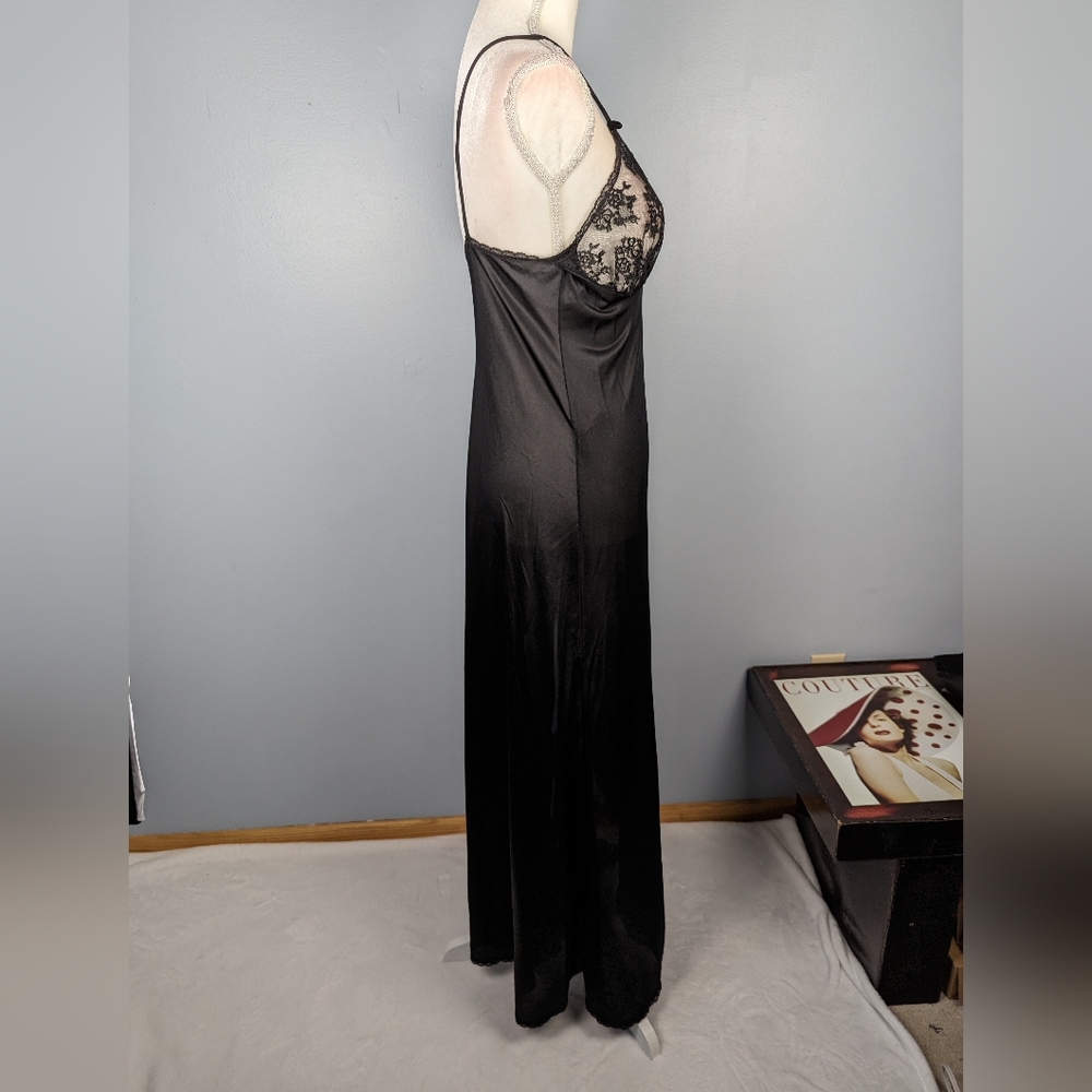 Vintage Black maxi slip with lace bust - Picture 4 of 10